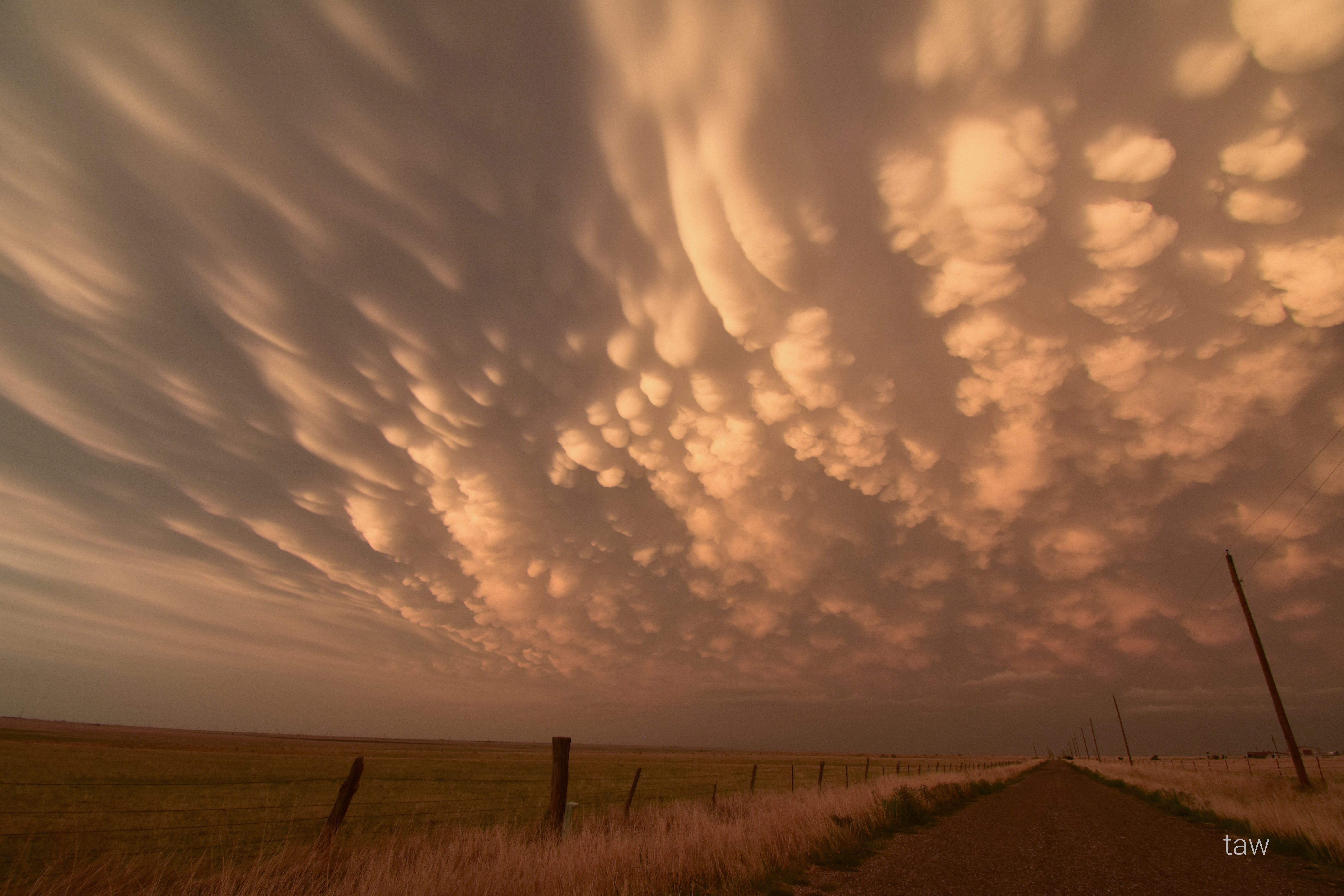 mammatus clouds